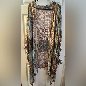 Easel Los Angeles Floral Patterned Kimono